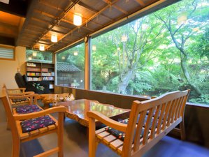 【ラウンジ】四季折々の景色を眺めながら…♪