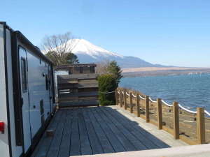 【山梨県の貸別荘・コテージ・ログハウス・コンドミニアム】山中湖畔 リゾートキャンプ 撫岳荘