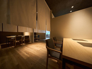 �y�H�����z���ꋍ�⍲�ꌧ�Ŋl�ꂽ����ޓ��u�R�C�̍K�v�𒆐S�Ƃ����G�߂̉�ȗ��������������B