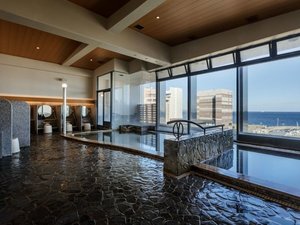 ◆二條泉|展望大浴場(約60度の透明な炭酸水素塩泉・塩化物泉)