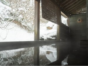 雪景色の露天風呂