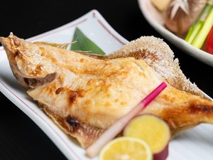 上品な白身と繊細な味わいが魅力のカレイ料理。