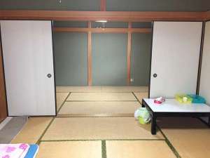 �y���茧:���E�Δn�z���� �R��i���Ƒ̌��^���h�j