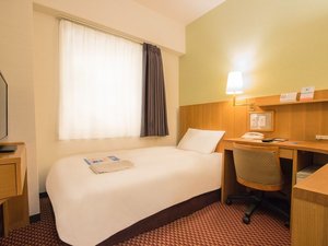 ■シングルルーム(本館):12u・120cm×195p(シモンズ社製)のベッドをご用意。