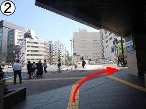 【八丁堀2】出口を出たら十字路を右折します