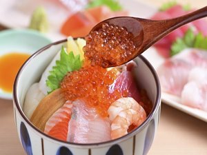 海鮮丼(かいせんどんぶり)