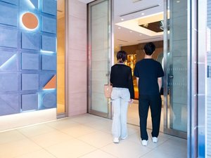 ホテル玄関口