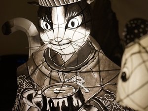 三上真輝氏作品のランタンアート「鳥獣戯画」は、館内の至る所に展示しております。