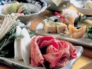 柔らかい飛騨牛は、源泉の宿ならではの「温泉しゃぶしゃぶ」で