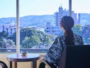 お部屋からの眺望。伊東の街中に位置しているので観光拠点としても最適です