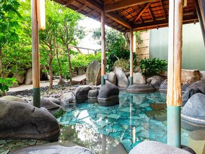 【自家源泉かけ流し】敷地内から湧出する自家源泉を循環なし、塩素なし、加水なしでご用意しております