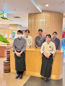 お食事をより美味しく♪笑顔でおもてなしいたします