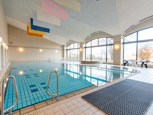【室内温水プール】