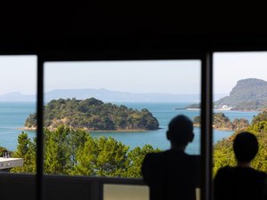 【客室】窓からは上天草の海や島をご覧いただけます。