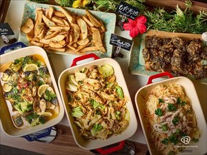 朝食ビュッフェ沖縄料理