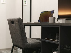 �����^�c�C�����[���^�f�X�N�E���[�N�X�y�[�X(���j