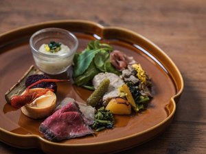 蓼科 山キュイジーヌ◆2026秋<お口はじめ>昆布香る 信州大岩魚のお造り 他