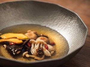 蓼科 山キュイジーヌ◆2026秋<スープ>深山の恵みの薬膳スープ 信州茸と木の実を浮かべて