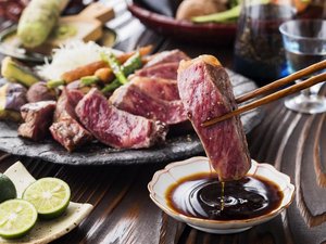 大好評の国産牛のアツアツのステーキ。