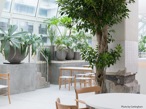 THE POOLSIDE�iGUEST LOUNGE�j