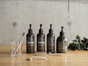 AMENITIES�b100%�I�[�K�j�b�N�̃o�X�A���j�e�B�ƃv���X�`�b�N���팸�����A���j�e�B���̗p���Ă��܂��B