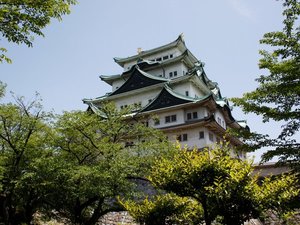 伊勢は津で持つ津は伊勢で持つ『尾張名古屋は城で持つ』伊勢音頭にも歌われてます。