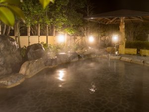 【クアリゾート湯舟沢】とろとろ美人の湯が人気の天然温泉露天風呂