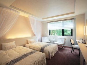 最上階のラグジュアリー ホワイト エレガンスをテーマにしたお部屋。