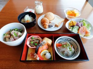 �����H�b���ւ蔠�V�ƃn�[�t�u�b�t�F�@�����