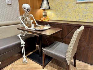 館内ではガイコツも楽しんでいるかも...!?