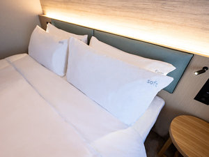ソフトとファームの2種類の枕をご用意したベッドで、快適な睡眠をご提供します