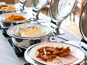 2階「リバプール」朝食バイキング 営業時間 6:30 〜 10:30