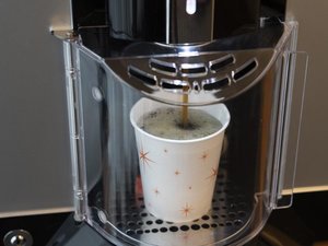 【ウェルカムコーヒーサービス】毎日15:00〜24:00にご用意しています。香り豊かなコーヒーをどうぞ。