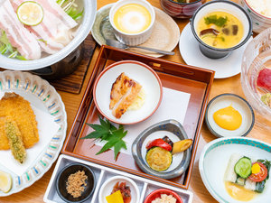 【夕食】地元の新鮮な食材をふんだんに使った、 自慢の料理をお楽しみください。