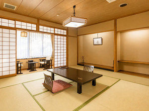 本館和室10畳(バス・トイレ付)