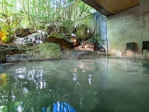 車で5分、グループ施設八ヶ岳高原リゾート内『花いずみの湯』御宿泊者は大人600円で利用できます。