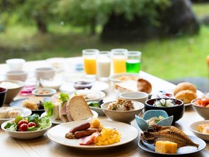 庭園を望むお席で朝食をどうぞ☆朝食バイキングイメージ☆