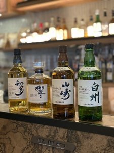 店内 酒