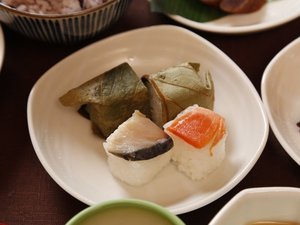 奈良名物 ■柿の葉寿司(鯖)(鮭)■
