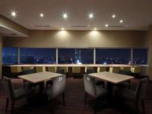 【最上階17階 スカイレストラン エトワール】 最上階から見渡す素敵な夜景を(イメージ)