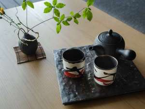 清水焼の茶器をご用意しております。