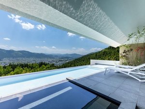 HILL TOP SKY VILLA|プール・露天風呂付