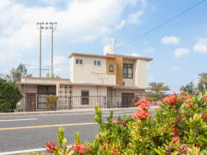 【沖縄県西海岸・東海岸の貸し別荘・コテージ・ヴィラ・コンドミニアム】ナビィの宿 はま辺