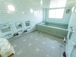 【博物館3階の館内浴室・大浴室】16時〜23時、(朝は6時〜9時の間シャワーのみご利用いただけます)