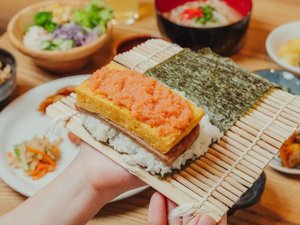 島の朝ごはんを自分流に!ポーク玉子おにぎりで沖縄を味わう