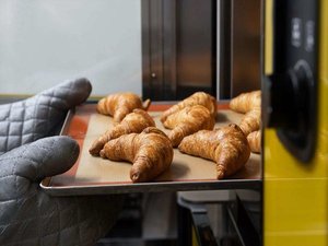 ホテル内の専用オーブンで焼き上げるパンは必食!!
