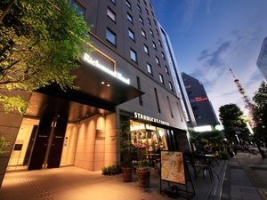 ホテル外観、夜の東京タワーはとても綺麗ですね。