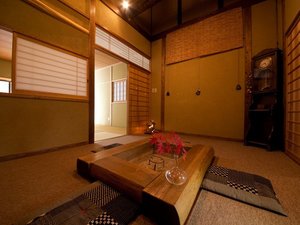 【離れ 囲炉裏の間】和の温もりが感じられるお部屋。