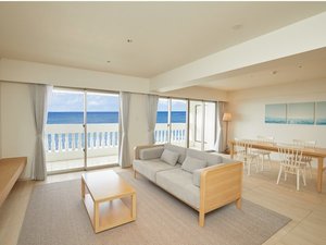 ���{�فyDeluxe Twin�z���Ȃ�L���c�C�����[���B������́A�R�o���g�u���[�̃r�[�`�͊�������