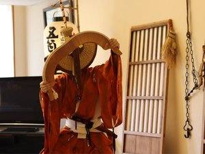 ロビーでは木・金・日には日本最古の民謡を無料実演!